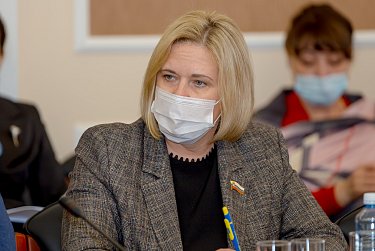 Депутаты направят более 128 млн рублей на поддержку школ и детских садов